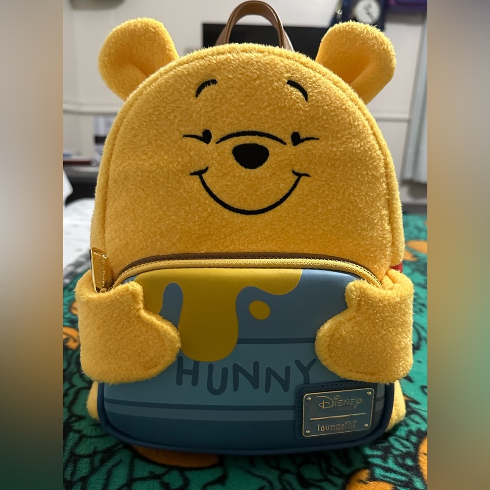 Lounge fly Winnie the Pooh mini backpack and wallet